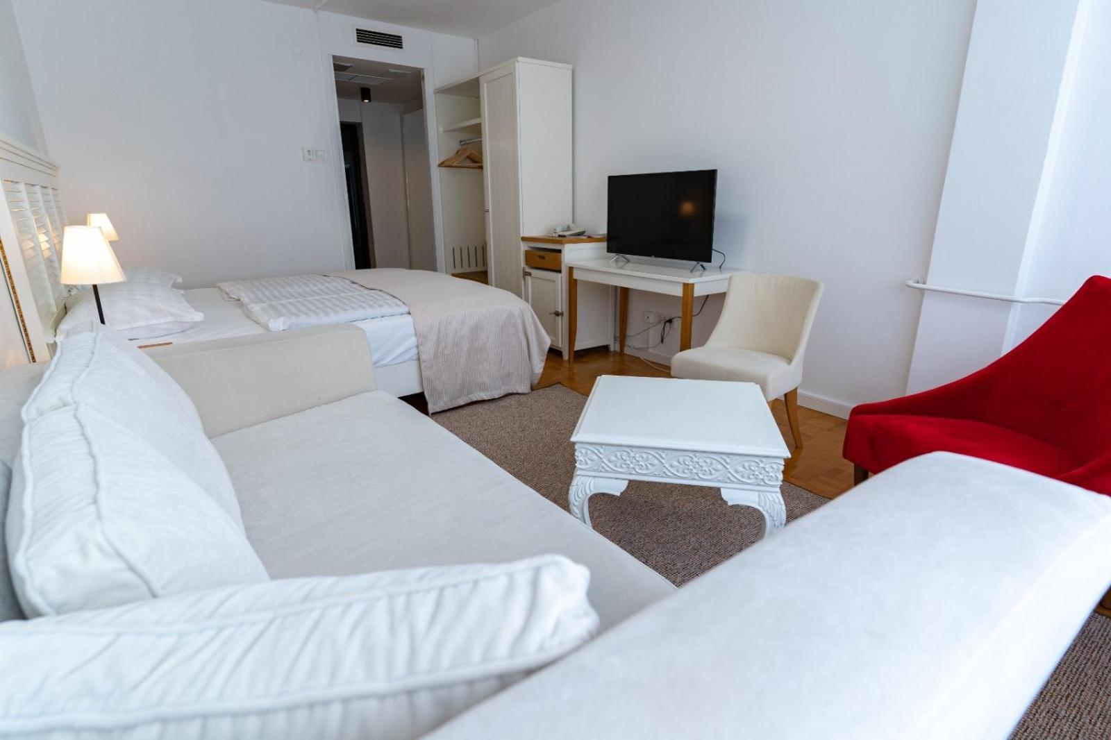ביילובאר Artearia Hotel מראה חיצוני תמונה
