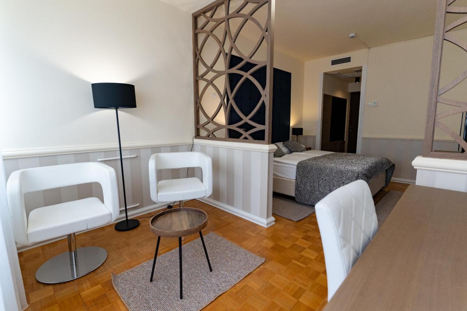 ביילובאר Artearia Hotel מראה חיצוני תמונה